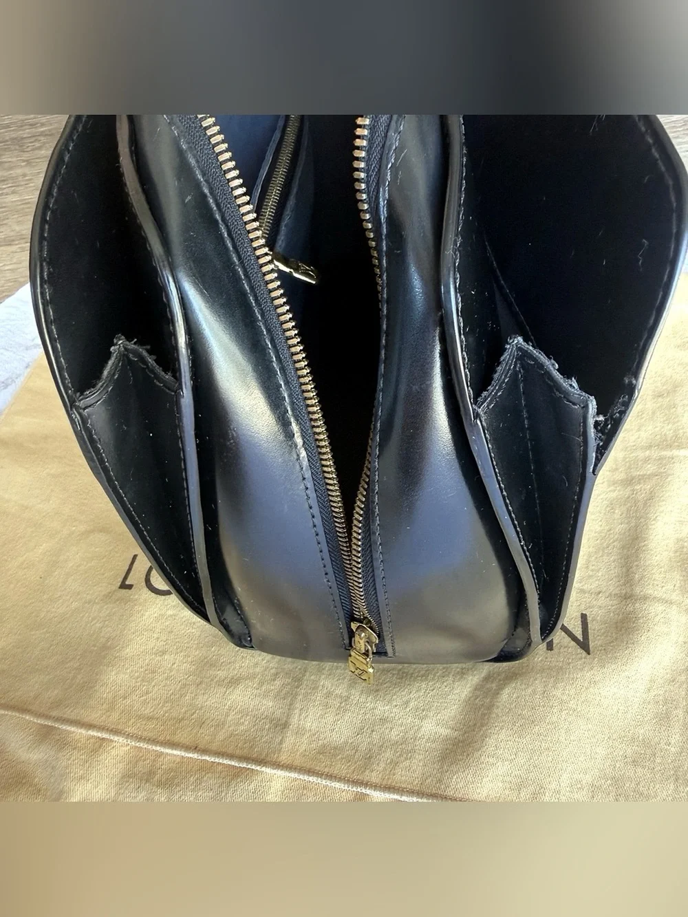 Louis Vuitton • Alma PM Epi Black Leather • Handbag • Purse